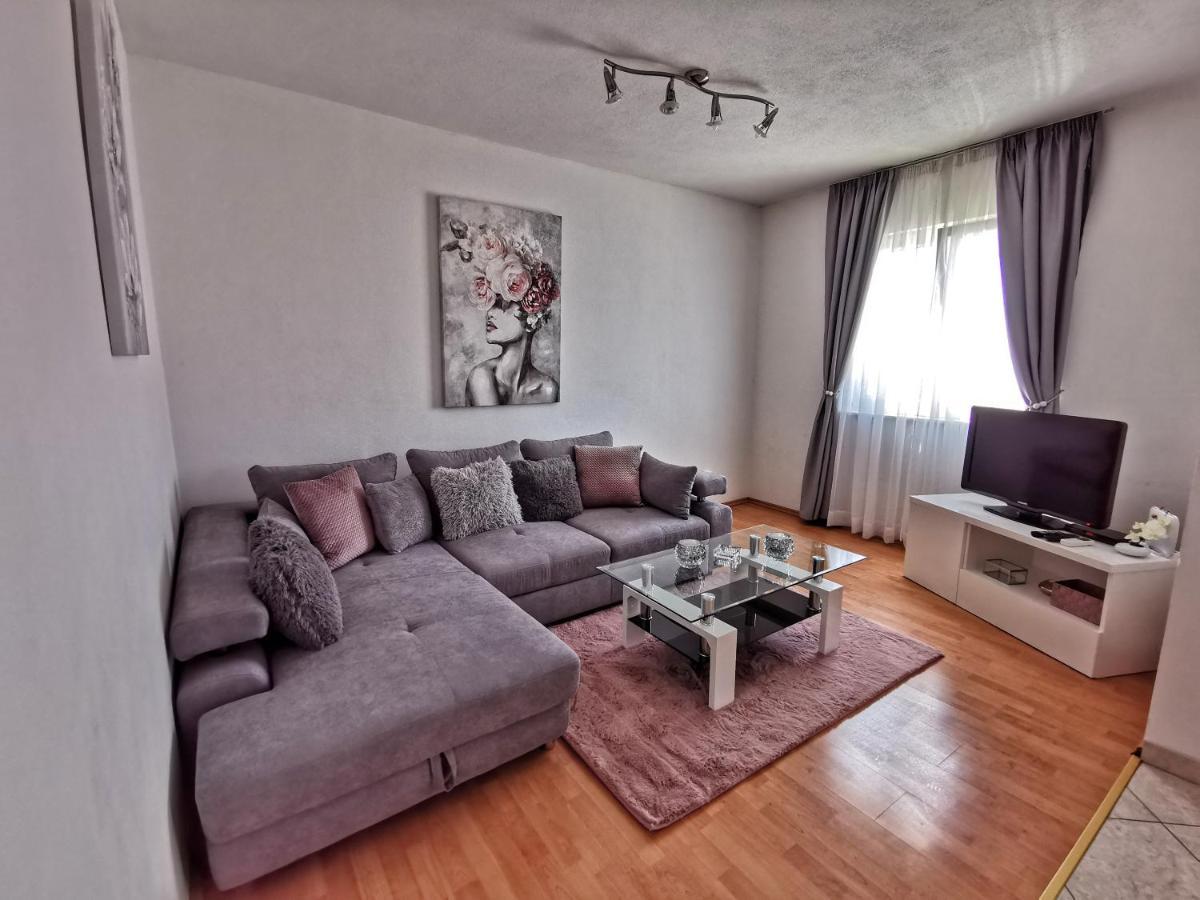 Apartments Villa Jelena 希杰·弗朗吉卡 外观 照片