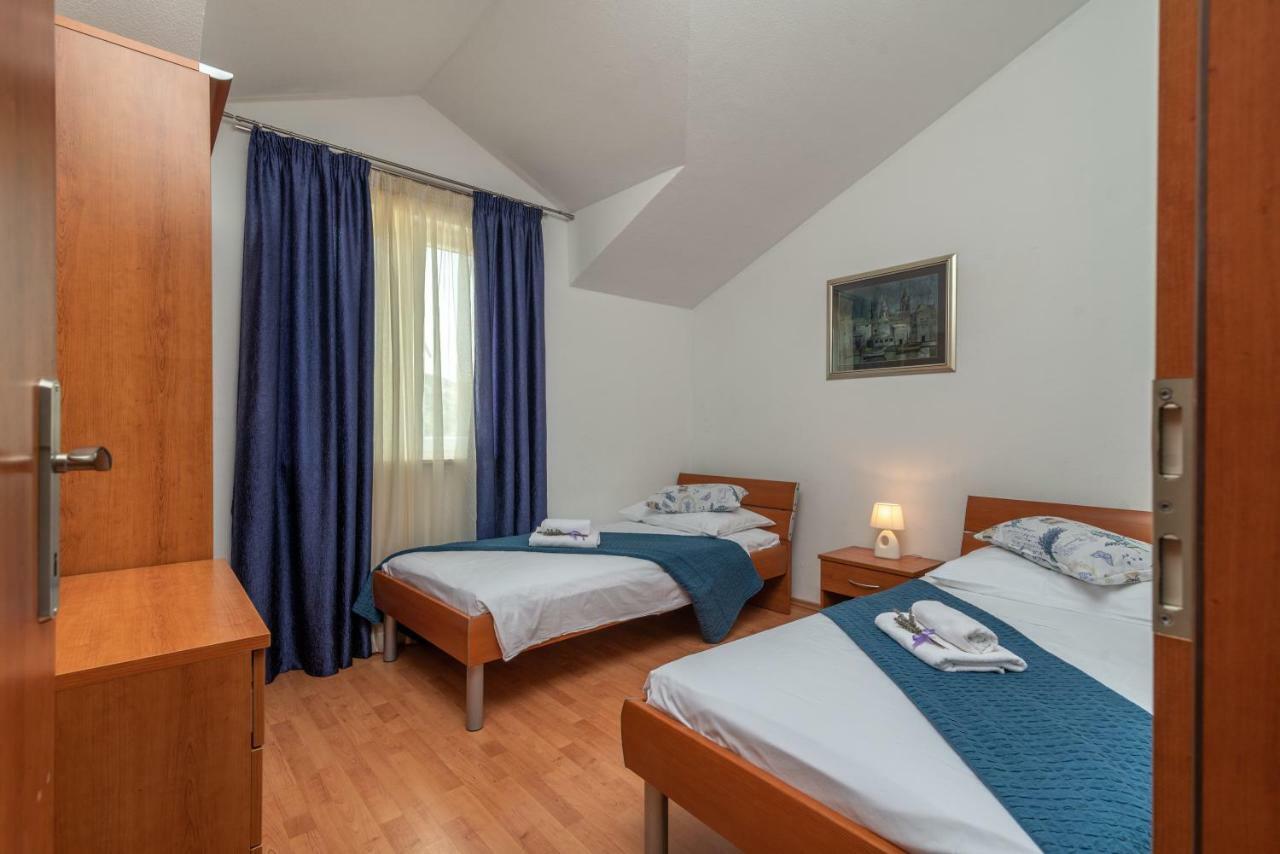 Apartments Villa Jelena 希杰·弗朗吉卡 外观 照片