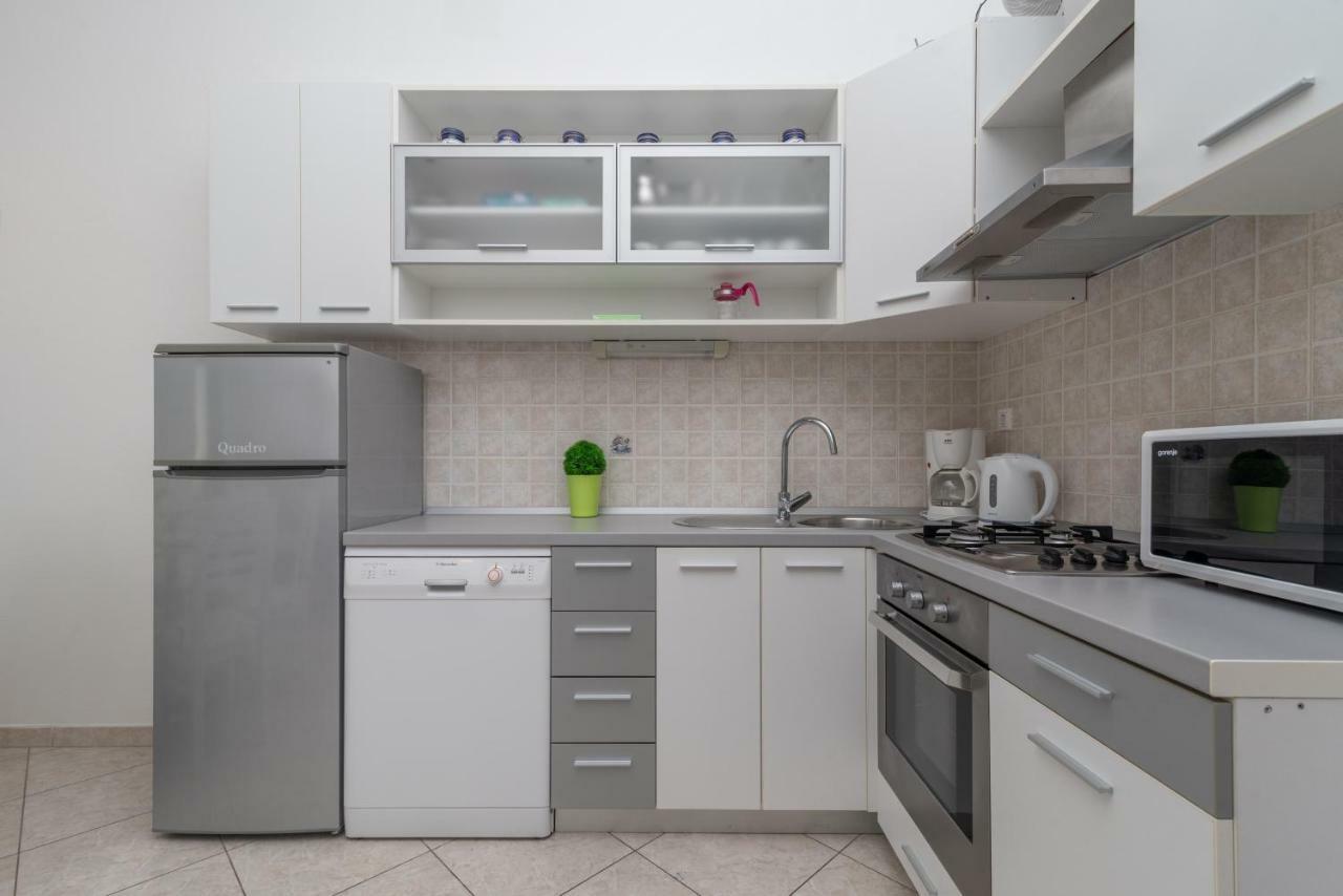 Apartments Villa Jelena 希杰·弗朗吉卡 外观 照片