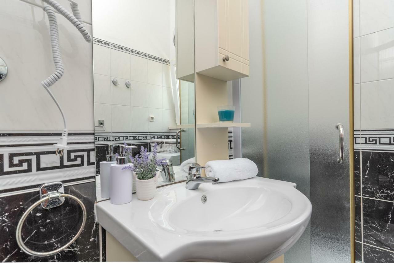 Apartments Villa Jelena 希杰·弗朗吉卡 外观 照片